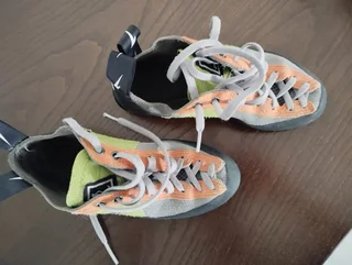 Kids professional climbing shoes