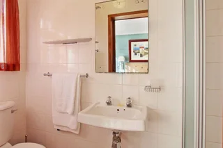 6 Sleeper Self-catering Chalet at Baywater Village in Sedgefield available between 19 - 26/12/2025