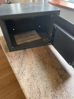 Locker - Ad posted by Walther De Vos