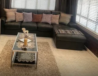 L-Shape Lounge suite