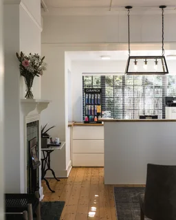 RECEPTIONIST POSITION AVAILABLE.