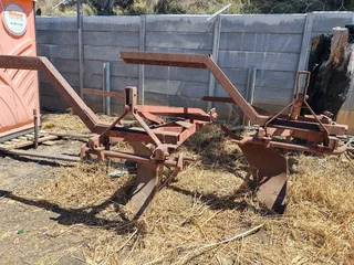 Andrag dolploeg en klein skaar