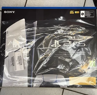 Sony Ps5 1tb Digital 2 Controllers Box/invoice Still In Warranty As New.