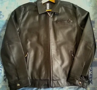 Classy leather jacket (as new ):  Men's size XL, beautiful, rarely worn - reduced for quick sale