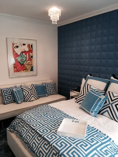 Female Professionals Only!  Sandton Cbd / Sandown. Near Mandela Sqr, The Marc, Mcdonalds, Jaguar