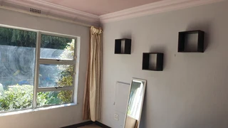 Room for Rent HOUSE SHARE Sandton Central Business District. FEMALE ONLY. Walk to Sandton City