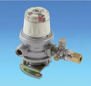 First stage automatic change over regulator