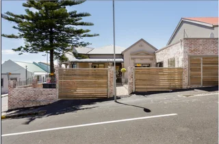 Fully Furnished  Cottage  - 2beds plus 2 Bathrooms Walmer Estate