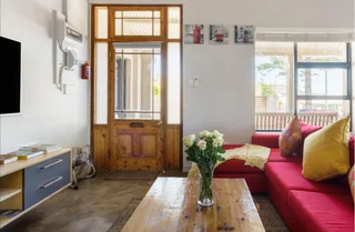 Fully Furnished  Cottage  - 2beds plus 2 Bathrooms Walmer Estate