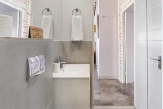 Fully Furnished  Cottage  - 2beds plus 2 Bathrooms Walmer Estate