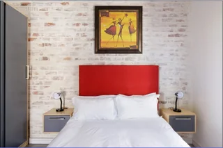 Fully Furnished  Cottage  - 2beds plus 2 Bathrooms Walmer Estate