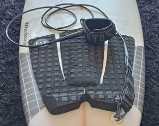 M*A*T Surfboard &amp; Bag (LIKE NEW)