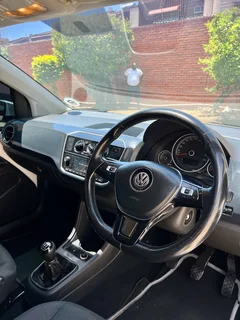 1.0L 2020 Volkswagen Up! Comfortline