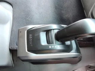 UD 440 Quester Truck Tractor