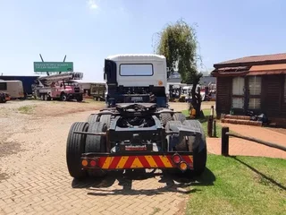 UD 440 Quester Truck Tractor