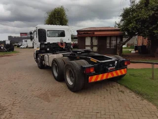 UD 26.440 Truck Tractor