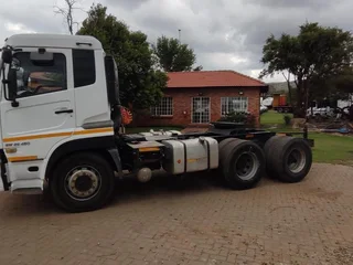 UD 26.440 Truck Tractor