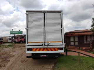 UD 80   27000  KMS