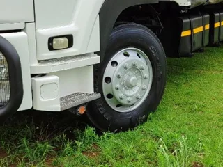 ISUZU 850 Curtain Side Box body