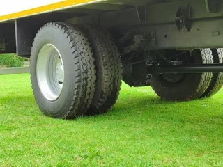 ISUZU 850 Curtain Side Box body