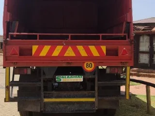 ISUZU Tipper R299000