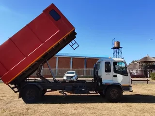 Isuzu Tipper R299000