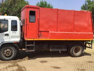 ISUZU Tipper R299000