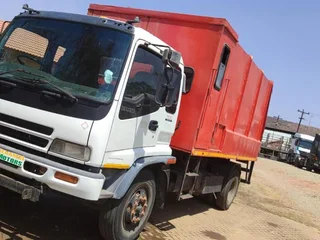 ISUZU Tipper R299000