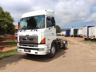 HINO 700 2038 R379000 Truck Tractor