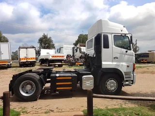 HINO 700 2038 R379000 Truck Tractor