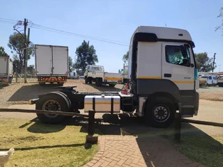 MERC AXOR R329000 Truck Tractor