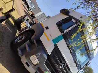 MERC AXOR R329000 Truck Tractor