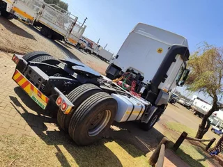 MERC AXOR R329000 Truck Tractor