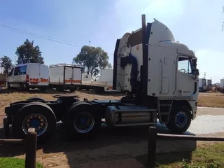 FREIGHT LINER  ARGOSY  ISX 500 Cummins