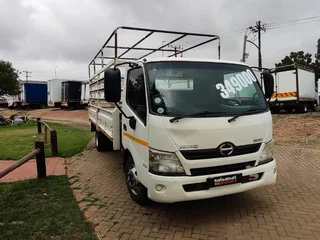 HINO R349000 4 Ton Cattle Rails