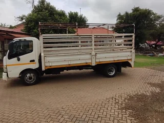 HINO R349000 4 Ton Cattle Rails