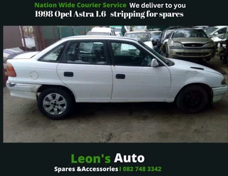Opel astra 1998 model stripping for spares