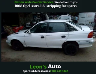 Opel astra 1998 model stripping for spares