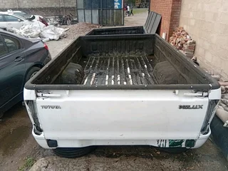 Toyota Hilux D4D long wheelbase bin side handles