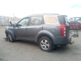 MAHINDRA XUV 500 2.2D STRIPPING FOR SPARES