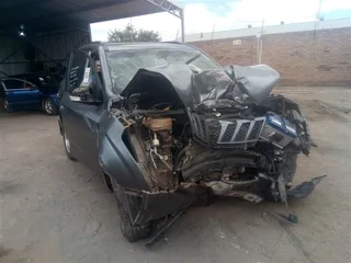 MAHINDRA XUV 500 2.2D STRIPPING FOR SPARES
