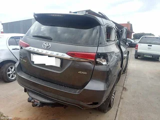 TOYOTA FORTUNER 2.4/2.8  GD-6  AUTOMATIC/MANUAL STRIPPING FOR SPARES