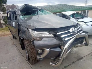 Toyota Fortuner 2.4/2.8  Gd-6  Automatic/manual Stripping For Spares