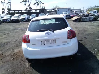 TOYOTA AURIS STRIPPING FOR SPARES
