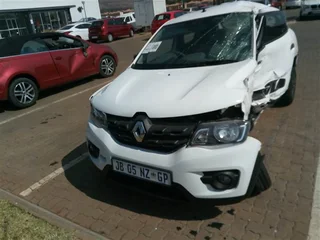 Renault Kwid Automatic/manual 1.0 Dynamique Stripping For Spares