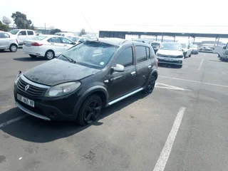 Renault Sandero  1.6 Lt Step-way Stripping For Spares