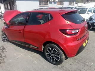 Renault Clio Iv  900 T Dynamique Stripping For Spares