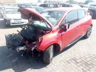 RENAULT CLIO IV  900 T DYNAMIQUE STRIPPING FOR SPARES