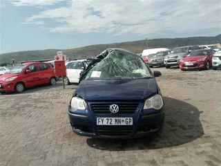 VOLKSWAGEN POLO CLASSIC 1.6 LT STRIPPING FOR SPARES