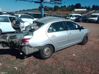 TOYOTA YARIS T3  SEDAN STRIPPING FOR SPARES